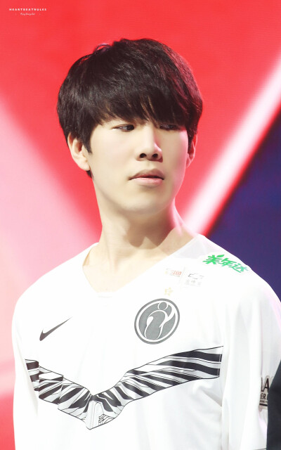 Topsports发布了人员变动公告：在选秀中选中了四名选手：沈电、小悠、瓜瓜和胖球