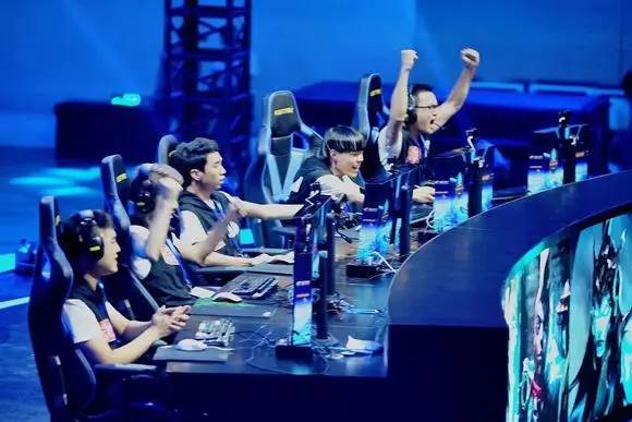 英雄联盟官方发布Zwuji选手受伤情况：可能要三个月恢复期